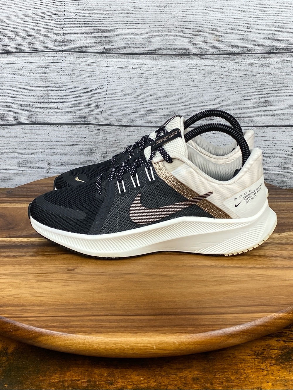 Nike Quest 4 Premium Sail Black Metallic Copper Coin Running Shoe Women’s Size 7